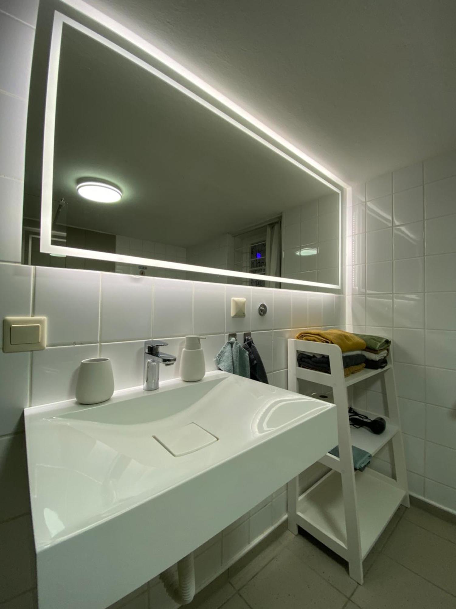 Ferienhaus "Sofia" Anno 1650, Neu - Top Lage - Tempur Beds - Wifi - Parking - Im Herzen Von Detmold-Altstadt, Historische Stadtmauer, Old Lane Detmold Luaran gambar
